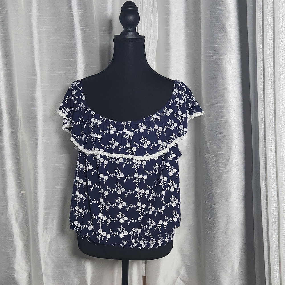 Roommates Navy and White Floral Blouse